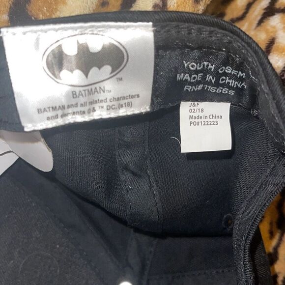 Batman Black w/Ghost Bats SnapBack Hat DC Comics Gotham Youth OSFM New - Picture 9 of 11